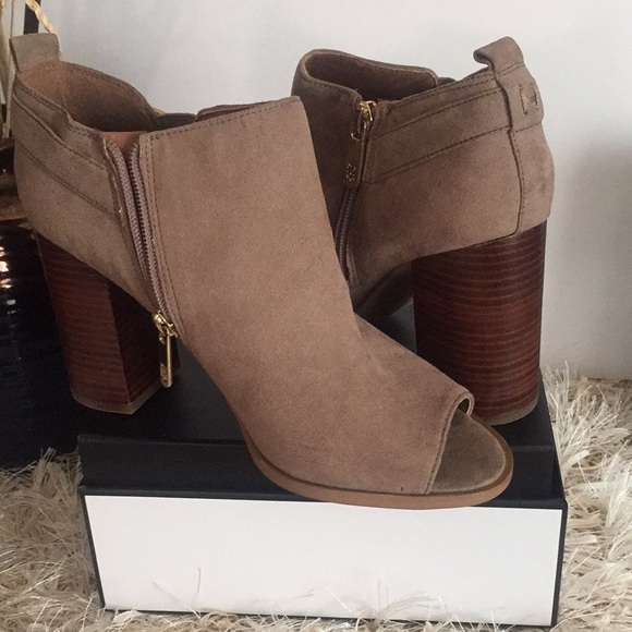 Tommy Hilfiger Open Toe Ankle Booties - Picture 10 of 10